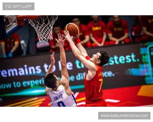 中国男篮迎战世界强队 聚焦球队备战世界杯关键时刻