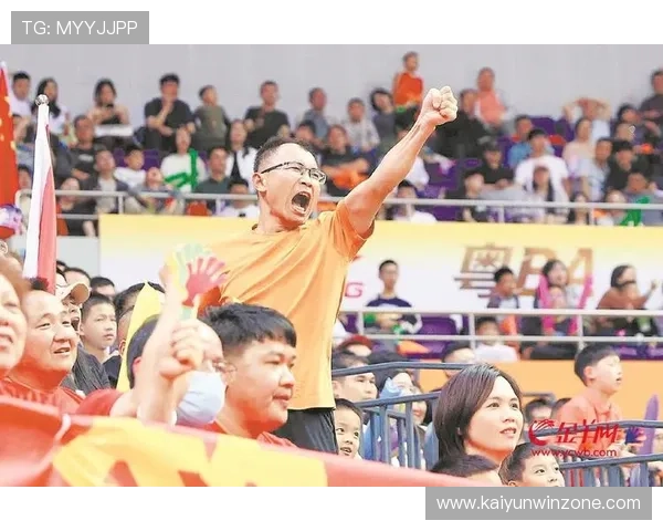 篮球联赛决赛激烈对决引爆全场球迷激情